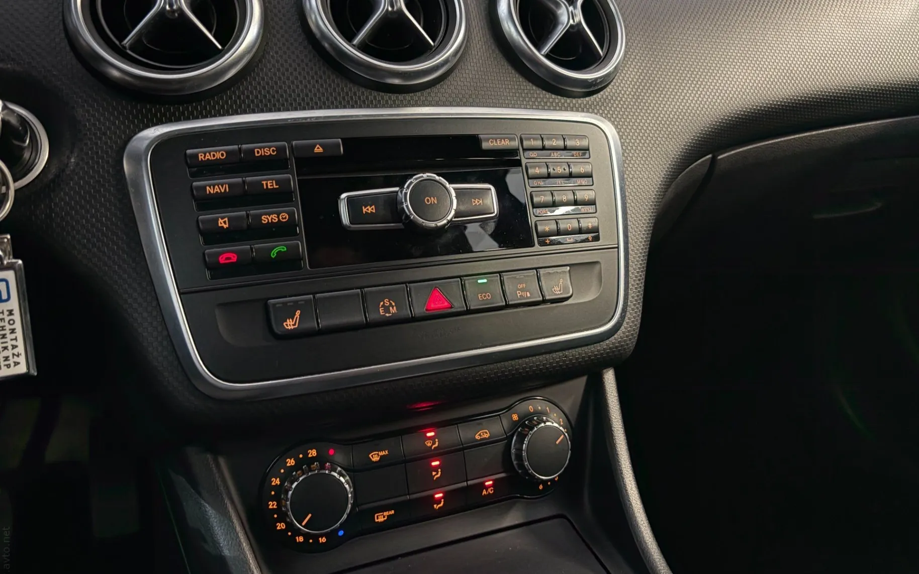 Notranja slika - Mercedes-Benz A-Razred - 180  Kamera - Memory - Navi - Gretje - PDC - 12