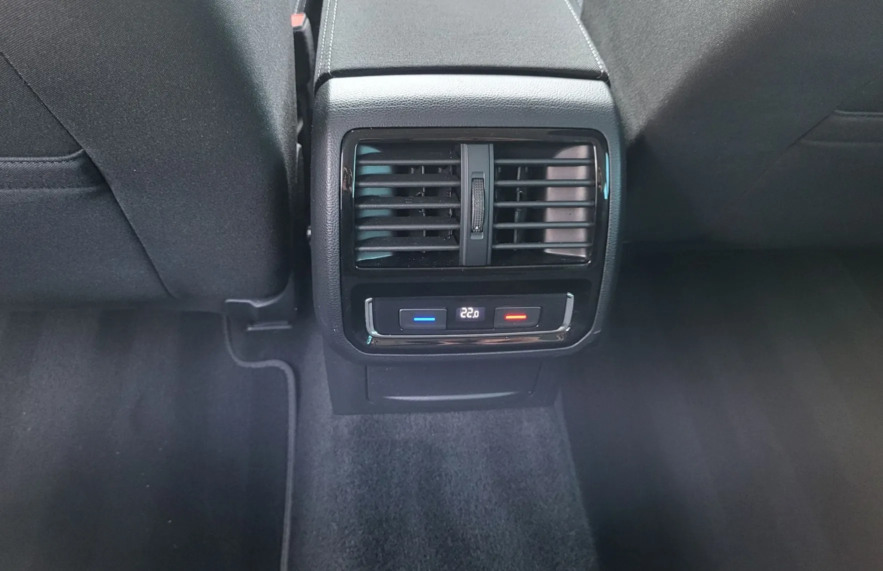 Zunanja slika - Volkswagen Passat - Variant 2.0 TDI AUT slo-1.last-alu-acc-navi-led-radar-pdc- - 18