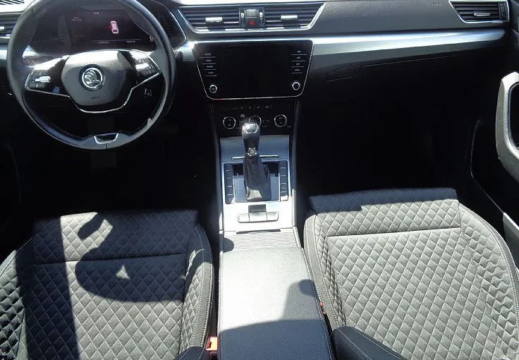 Zunanja slika - Škoda Superb - 2.0 TDI AUTOMATIC - NAVI - KAMERA - VSA ZGODOVINA - 6