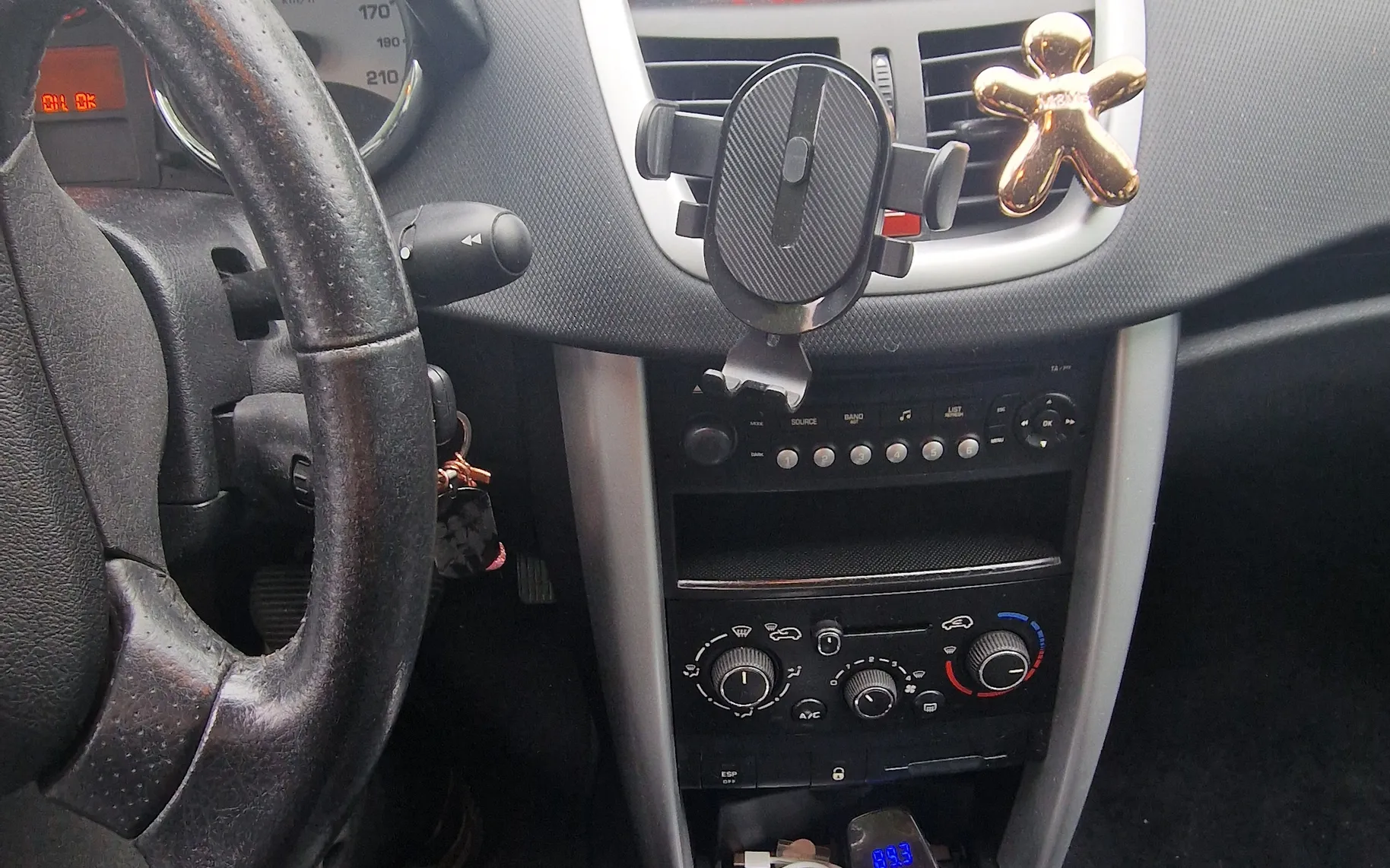 Notranja slika - Peugeot - 207 Active 1,4 - 7
