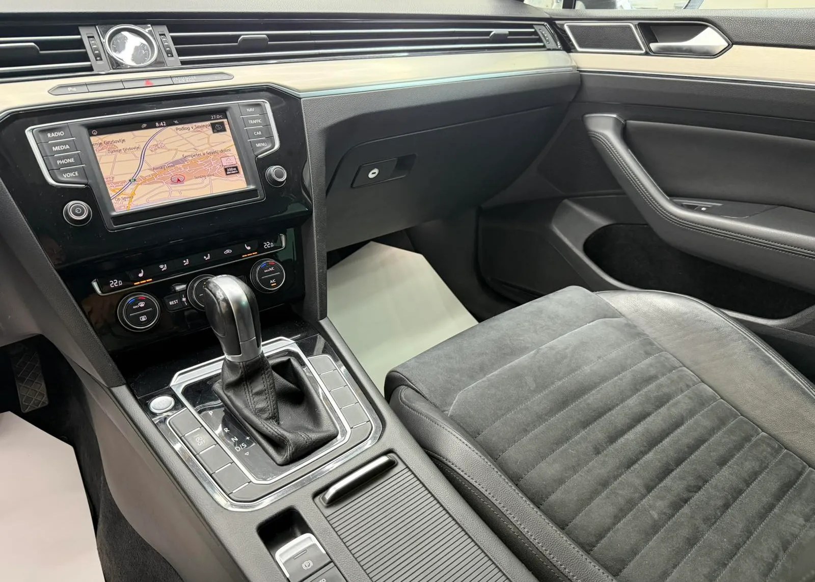 Zunanja slika - Volkswagen Passat - Variant 2,0 TDI BMT Connect DSG - 2