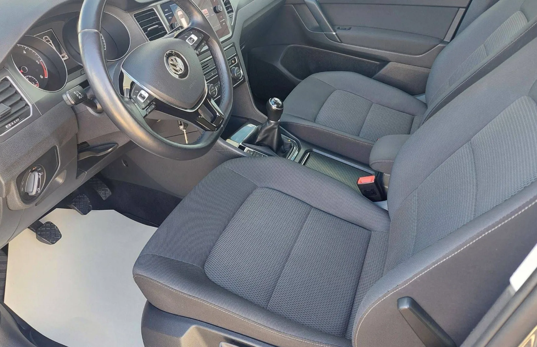 Zunanja slika - Volkswagen Golf - Sportsvan 1.6 TDI Comfortline 85  115 - 4