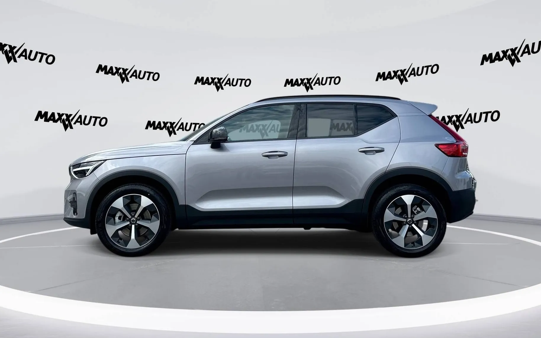 Notranja slika - Volvo XC40 - B3 P Plus Dark Avt. - 8