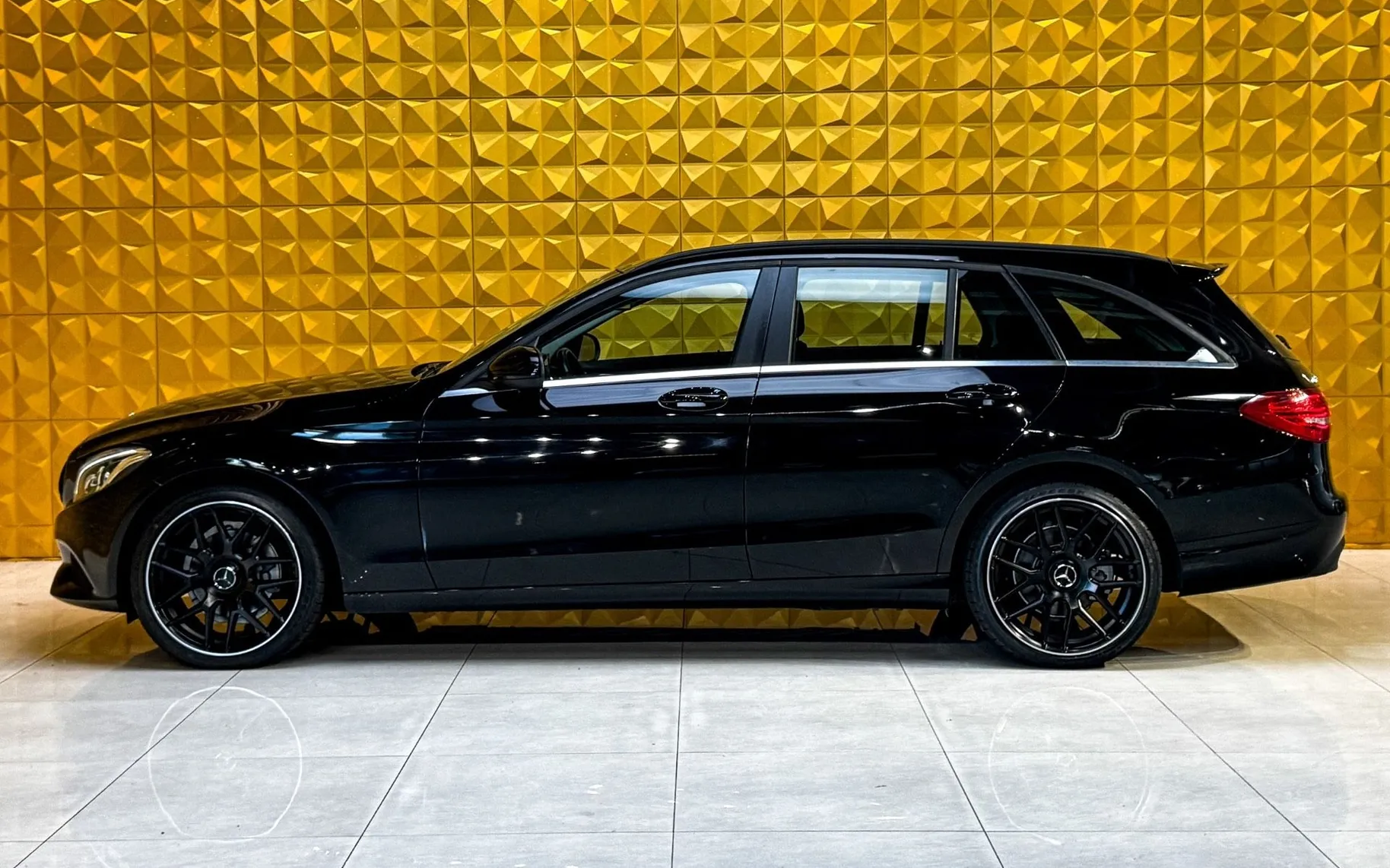 Zunanja slika - Mercedes-Benz C-Razred - C200d AUT. GRETJE-BURMESTER-NAVI-F1-VLECNA KLJUKA. - 6