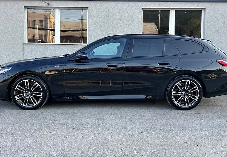 Zunanja slika - BMW Serija 5 - Touring: MSPORT-HEAD-UP-HARMAN-HALJEN-SED-360KAMERA-KLJU - 4