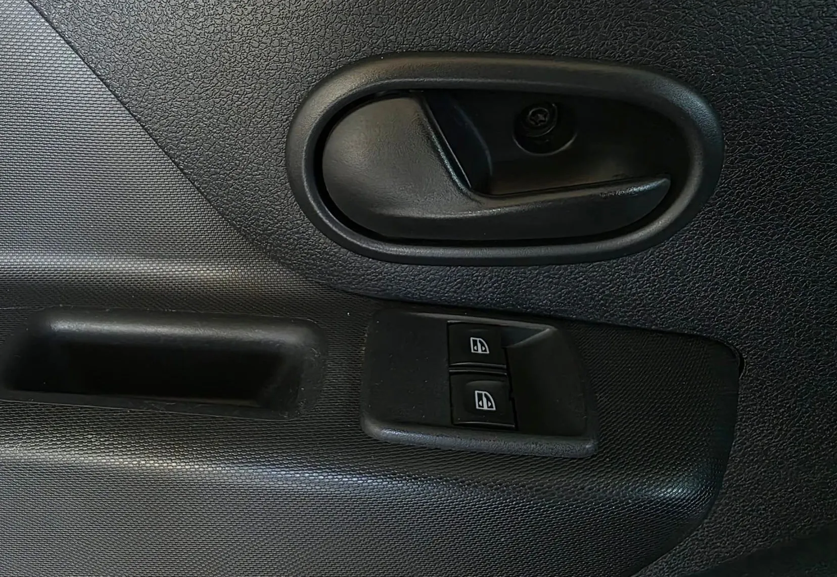 Zunanja slika - Dacia Sandero - 1.0 SCe 75 Comfort Z ENOLETNIM JAMSTVOM - 9