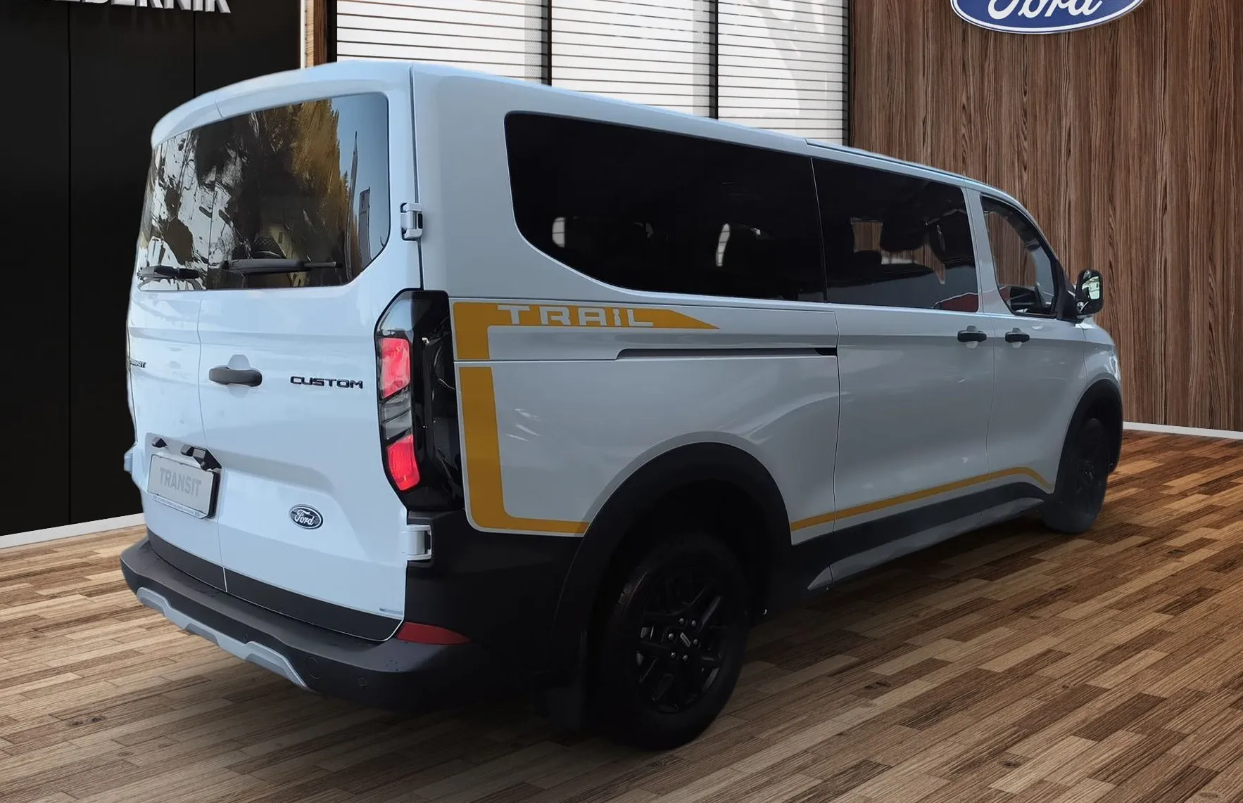 Zunanja slika - Ford Transit Custom - KOMBI TRAIL 2.0 TDCi 150 KM M6 L2H1 -ZALOGA - 4