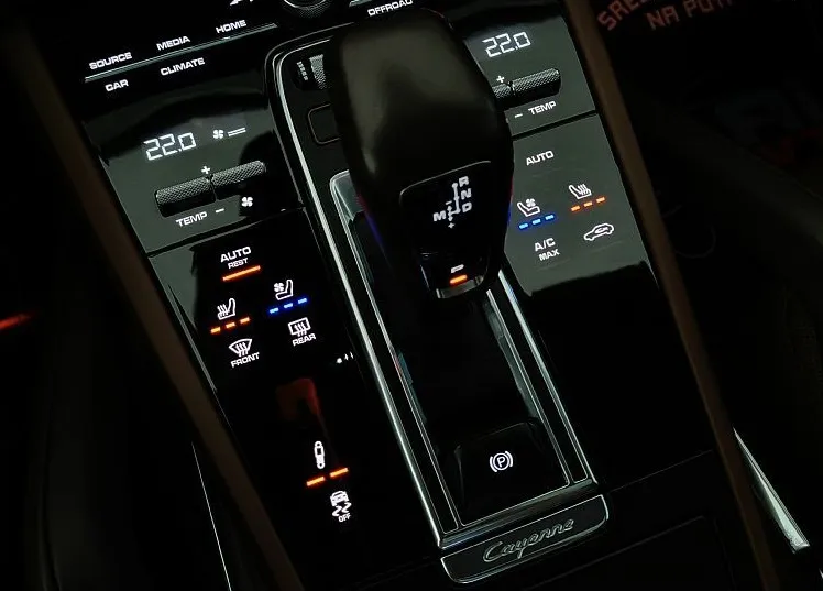 Zunanja slika - Porsche Cayenne - Coupe 4.0V8-TURBO-SOFT-CL-HLA-SED-MASAŽA-PANO-ACC-360-KA - 18