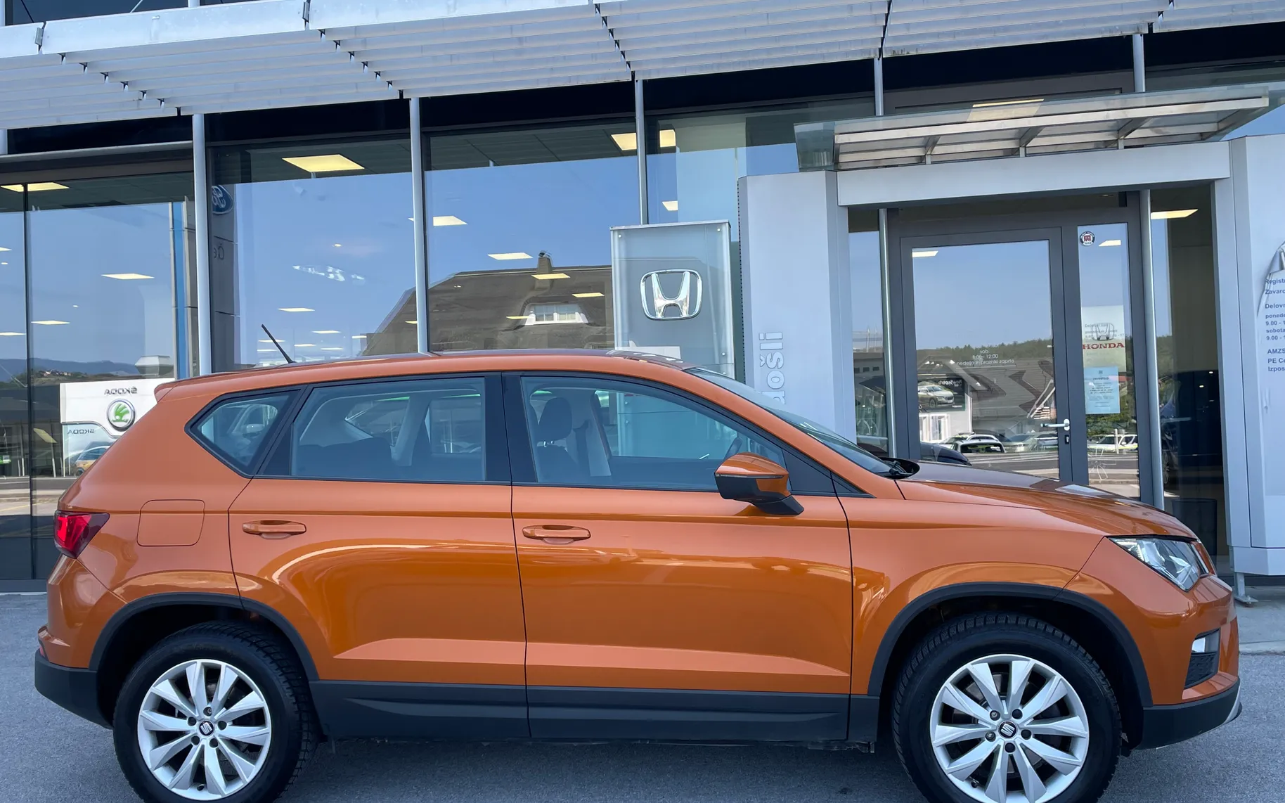 Zunanja slika - Seat Ateca - 1.4 TSI-ACT-4WD-STYLE-SLO-1LASTNIK-TOP - 4