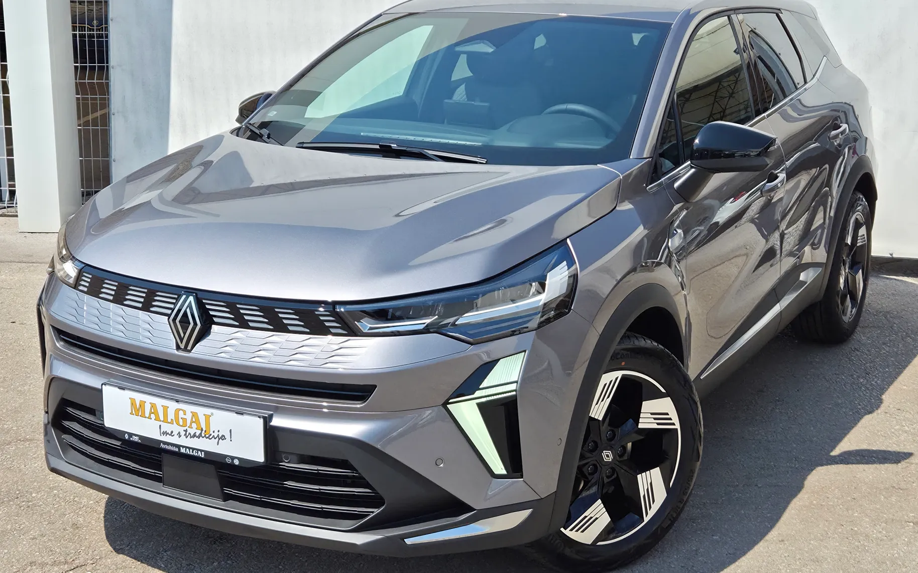 Zunanja slika - Renault Captur - Techno TCe 140 + Zimske gume+Servis - 1