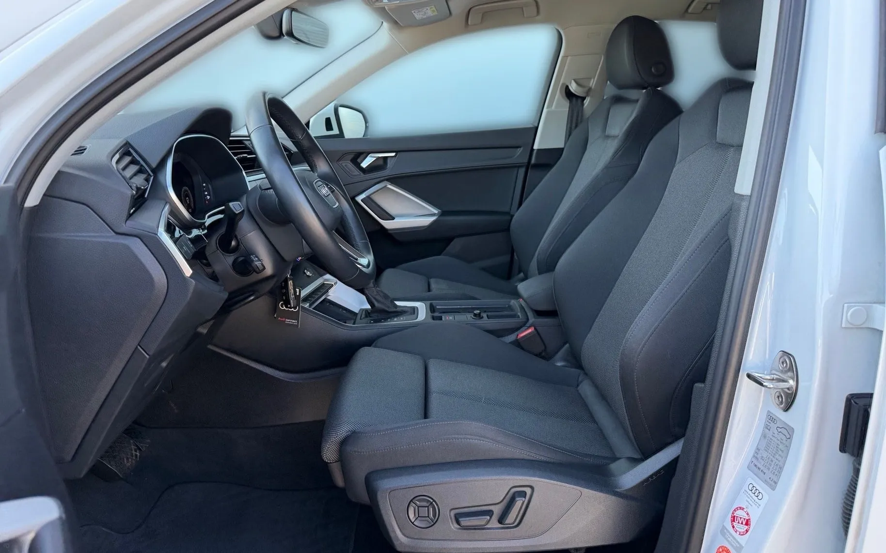 Notranja slika - Audi Q3 Sportback - 35 TDI S tronic Advanced-Mrtvi kot-ACC-Kamera..... - 7