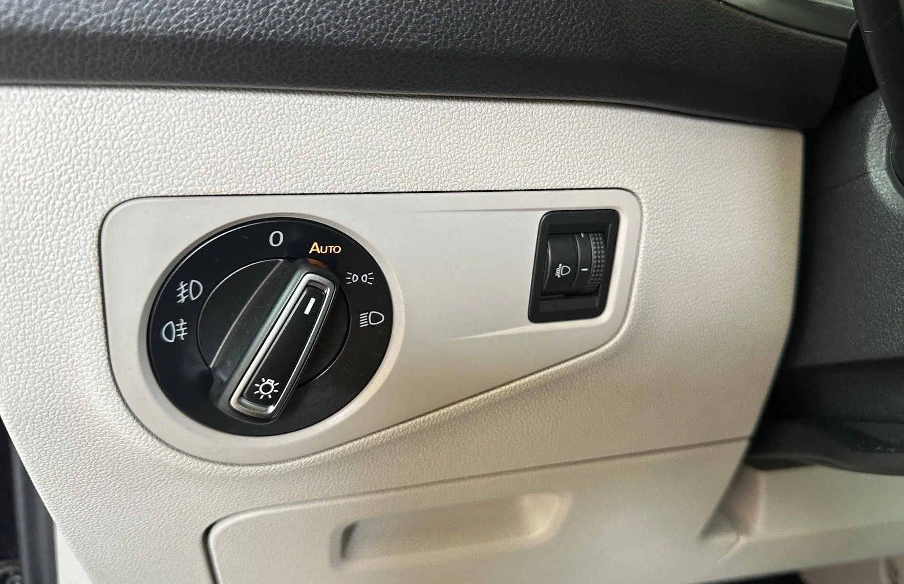 Zunanja slika - VW Tiguan - 2.0 TDI 20COL R-LINE LED NAVI PDC RADARSKI TEM T - 18