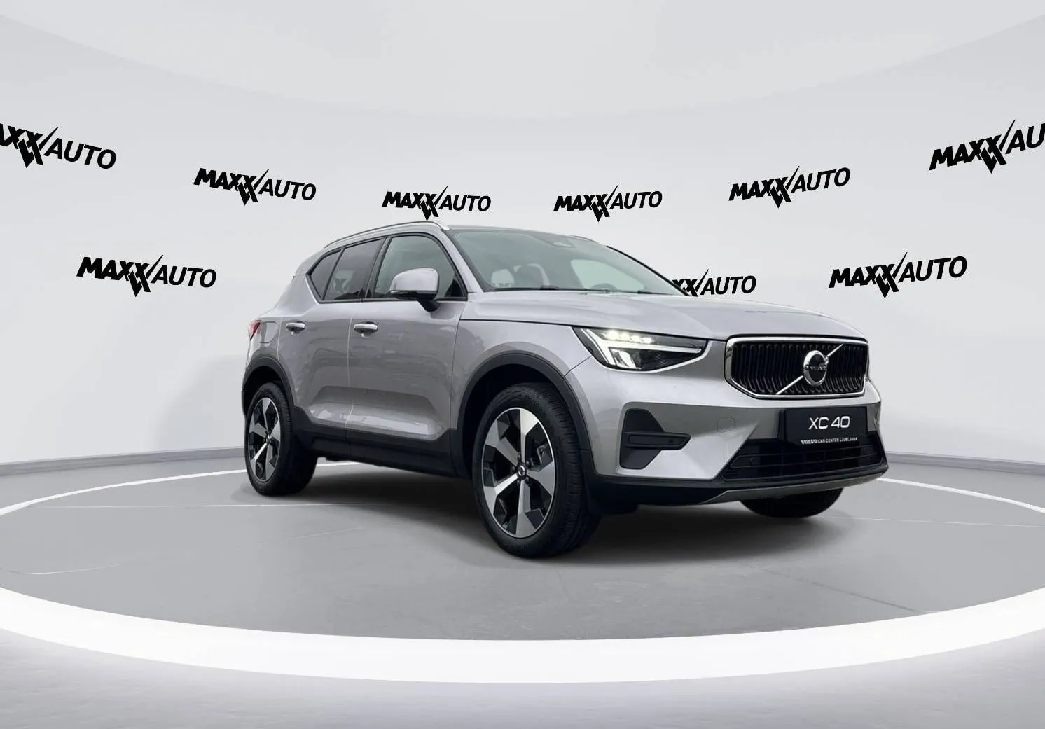 Zunanja slika - Volvo XC40 - B3 P Core AT DCT 3 leta garancije + 3 servisi - 3
