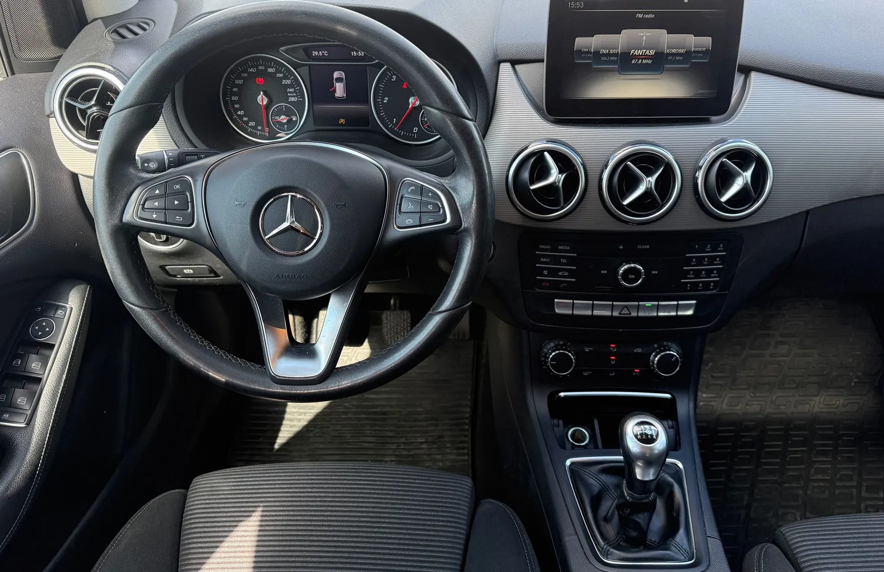 Zunanja slika - Mercedes-Benz B-Razred - B 200d D-LED NAVI PDC ALU GSV KREDIT 171 NA MESEC - 24