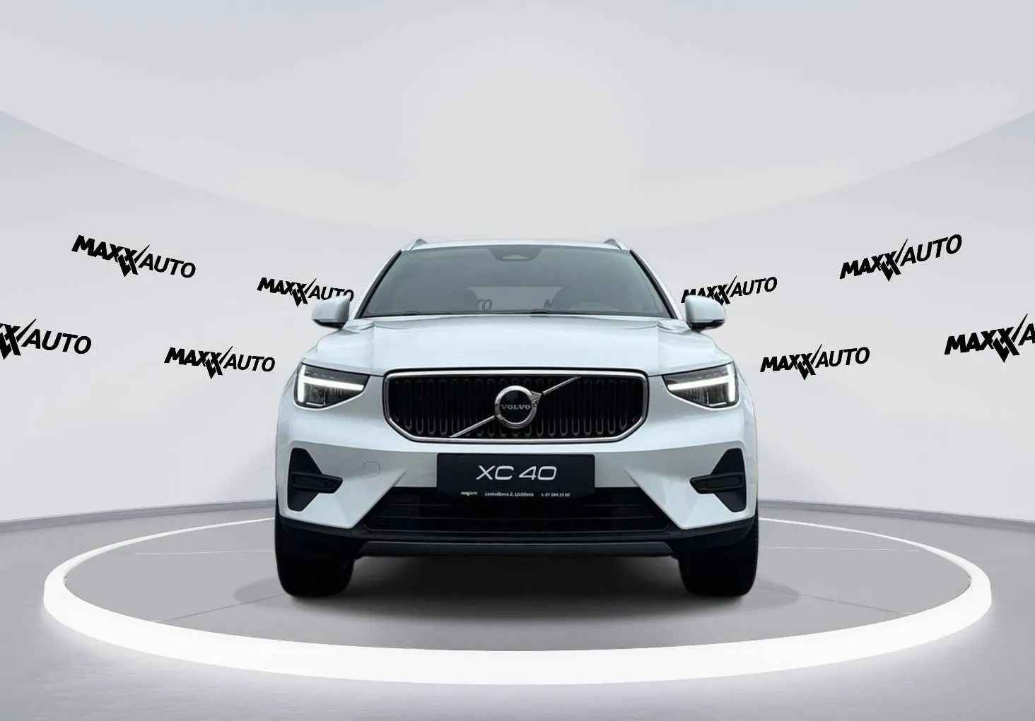 Zunanja slika - Volvo XC40 - B3 P Core AT DCT 3 leta garancije + 3 servisi... - 2