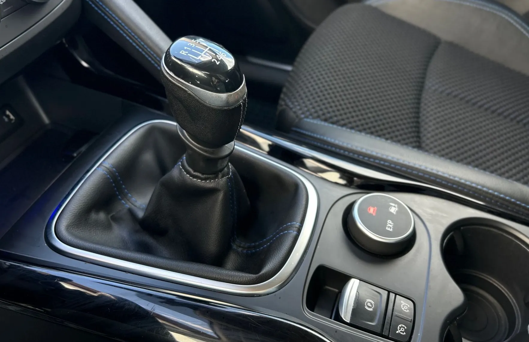 Zunanja slika - Renault Kadjar - LIMITED TCe 140 - 1.LAST - SLO - 7