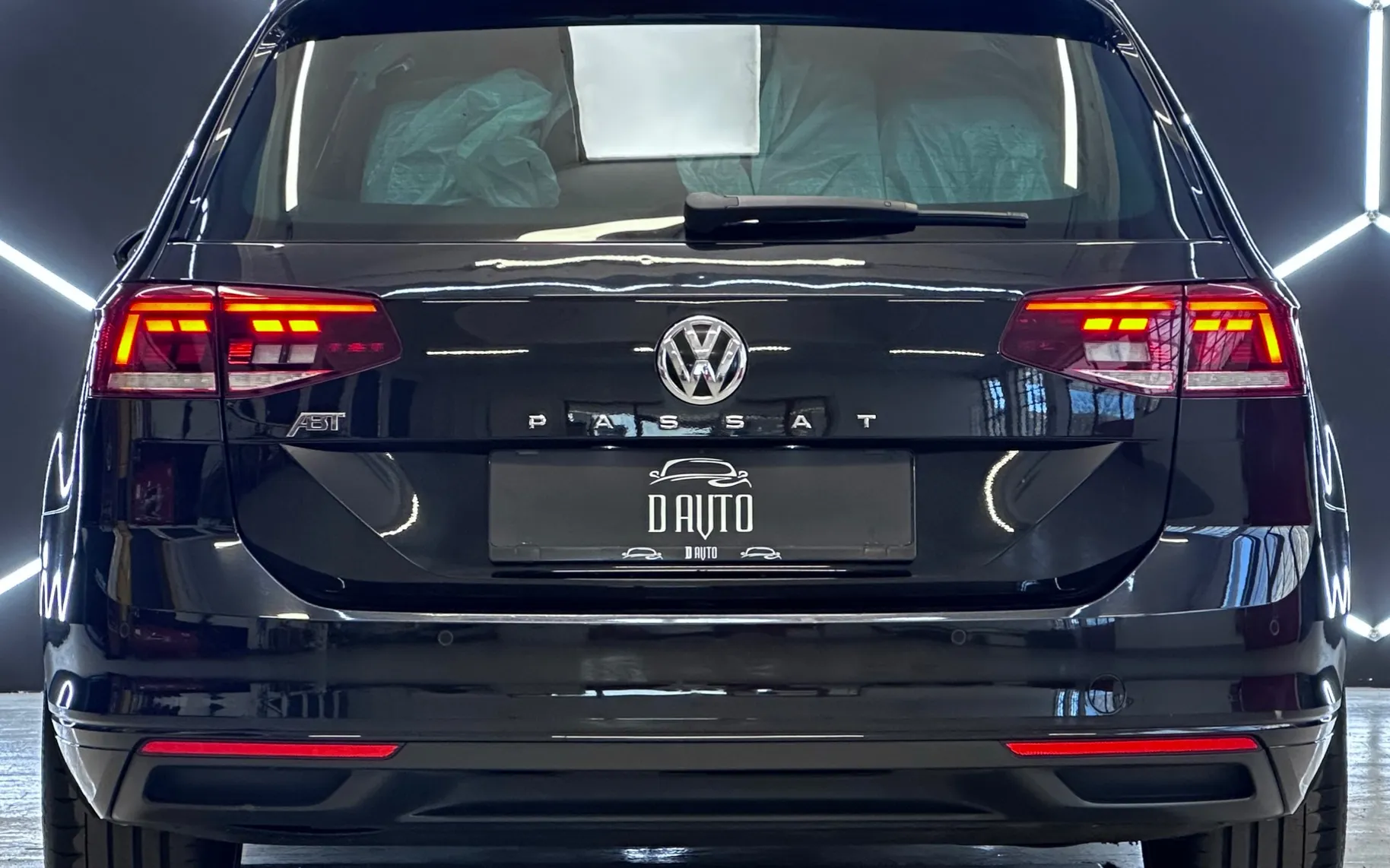 Notranja slika - VW Passat Variant - 2.0 TDI  DSG+KAMERA+NAVI+KLJUKA+ACC+F1... - 7