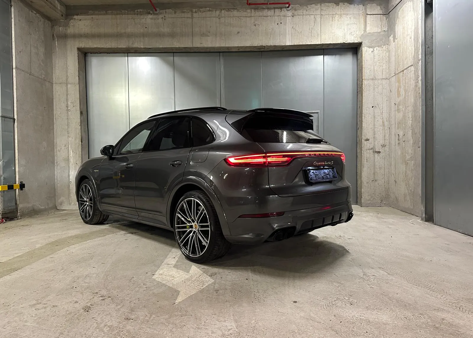 Zunanja slika - Porsche Cayenne - 4.0 Turbo S E-Hybrid - 680HP - 1.LASTNIK - 22COL - - 4