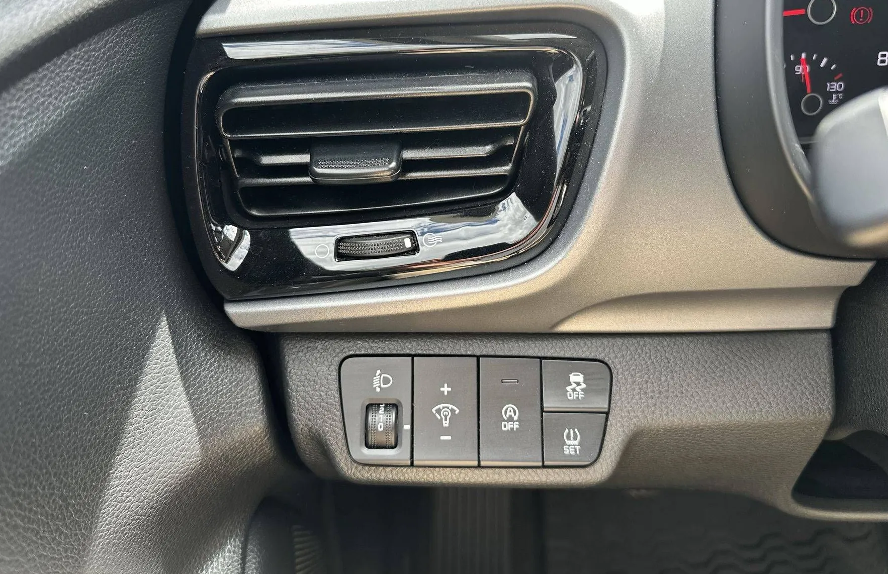 Zunanja slika - KIA Stonic - 1.0 T-GDi LX Urban ISG... - 14