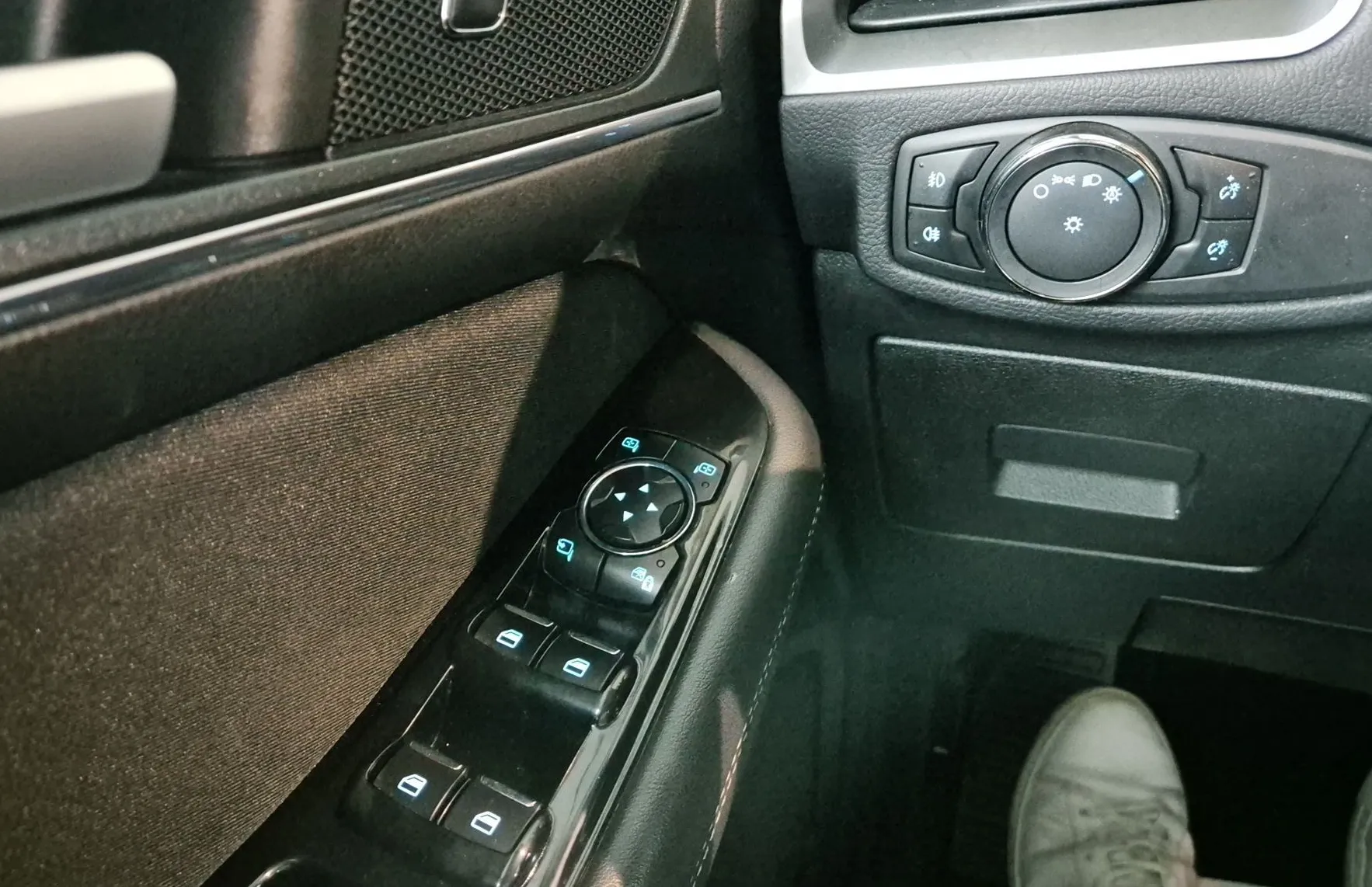 Zunanja slika - Ford Galaxy - TITANIUM 2.0 TDCi 150PS FWD A6-1.LAST-LED-5 SEDEŽ - 20