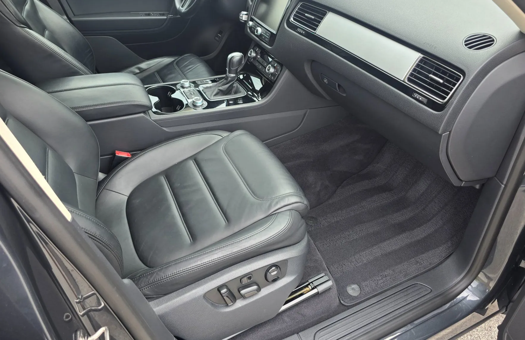 Zunanja slika - Volkswagen Touareg - 3.0 V6 Tdi 4XMOTION Terrain Tech - 15