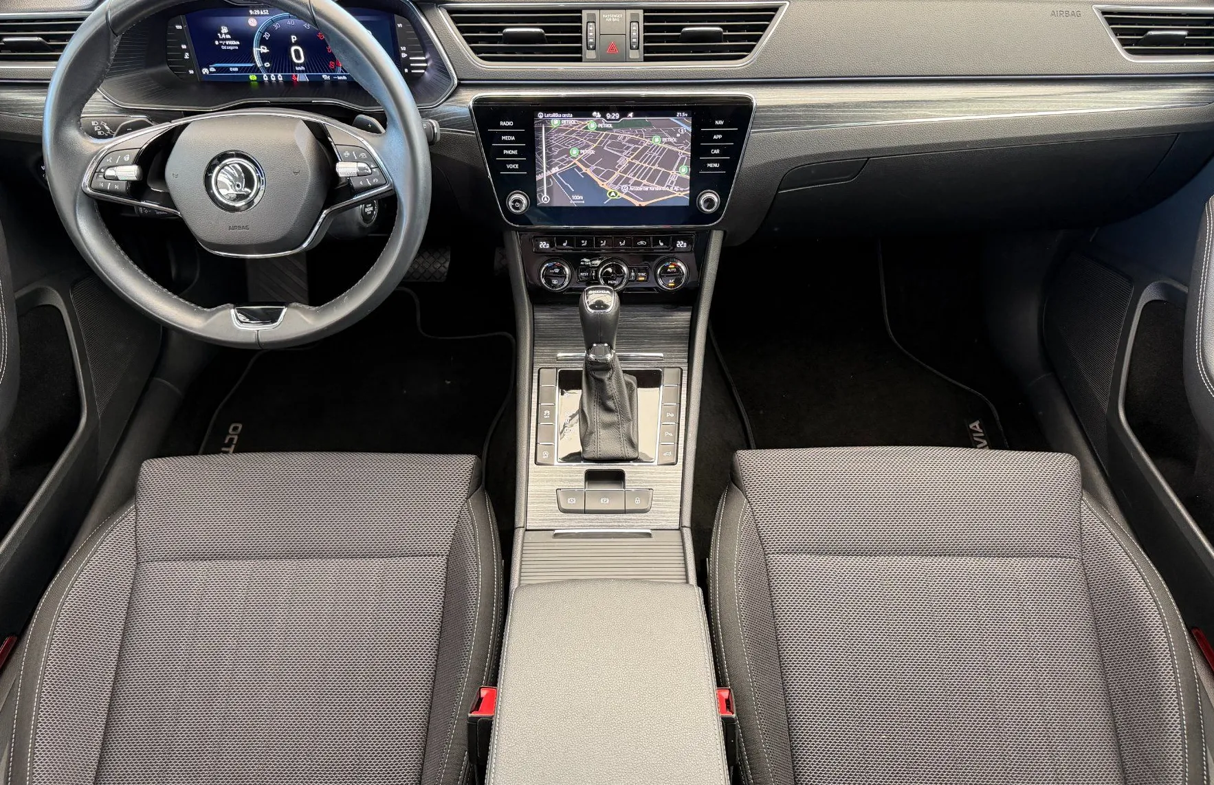 Zunanja slika - Škoda Superb - Style Combi 2.0 TDI DSG - ACC - KAMERA - MRTVI KOT - 6