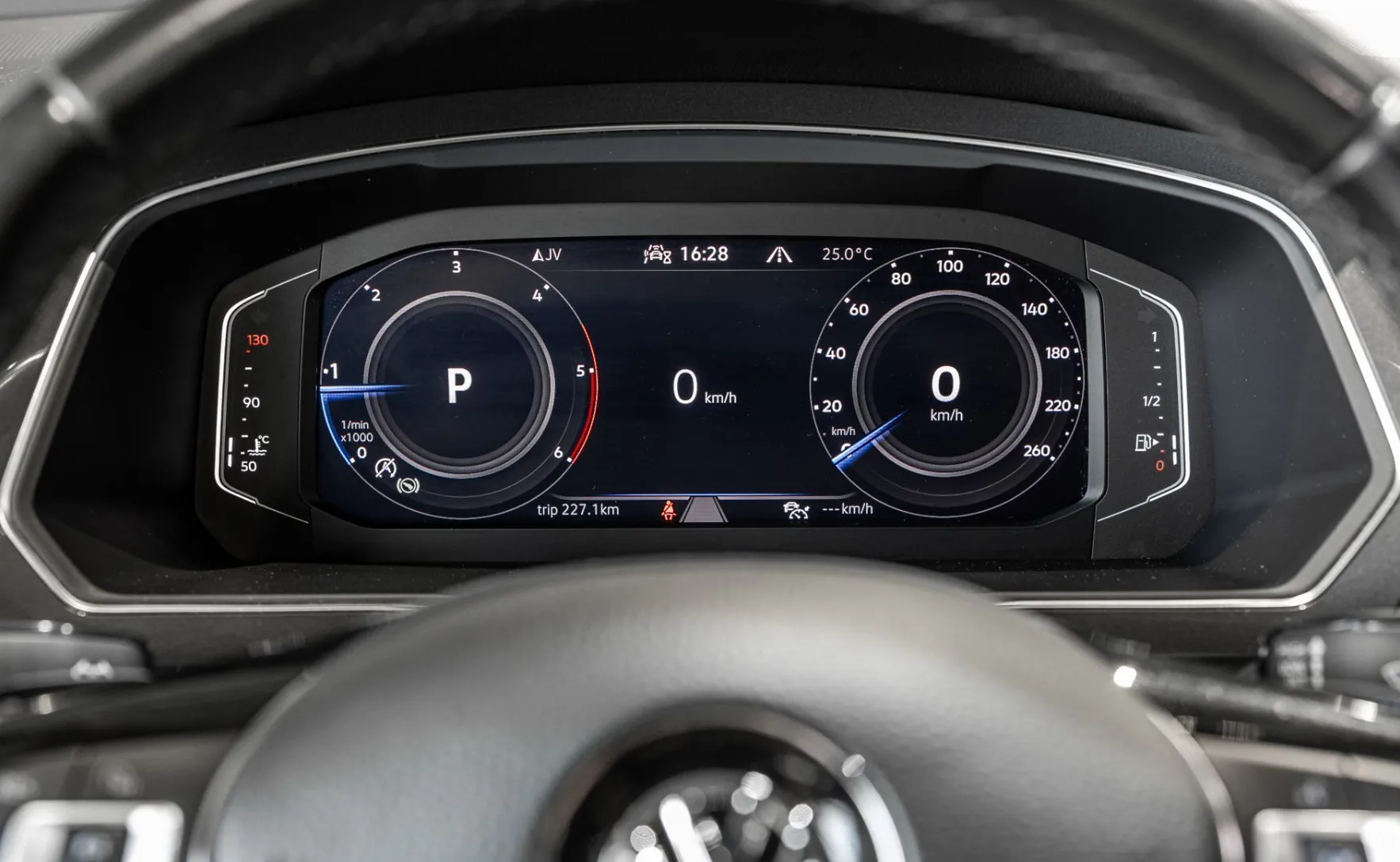 Zunanja slika - VW Tiguan Allspace - 2.0TDI-4x4-R LINE-1.LAST-RADAR-KEYLESS-NAVI-KLJUK - 17