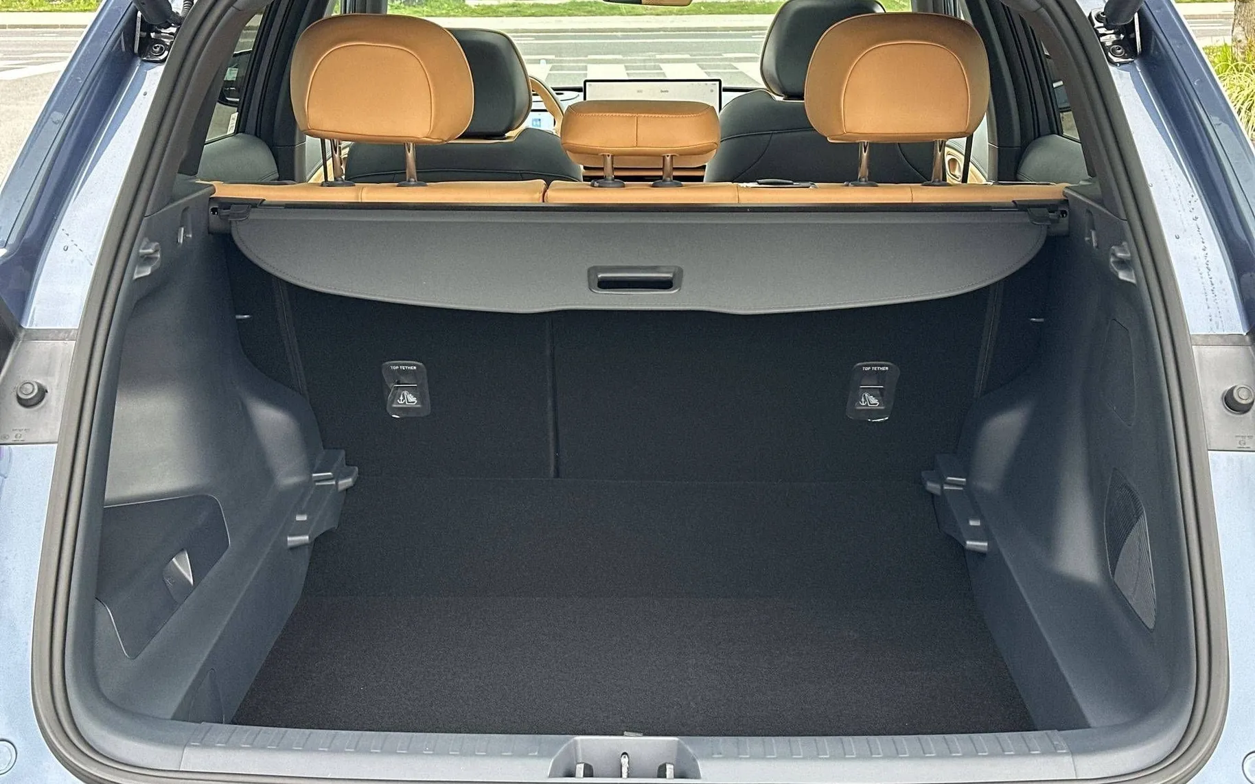 Notranja slika - Geely StarRay EM-i - Plug-In Hybrid 1.5 Max Avt... - 12