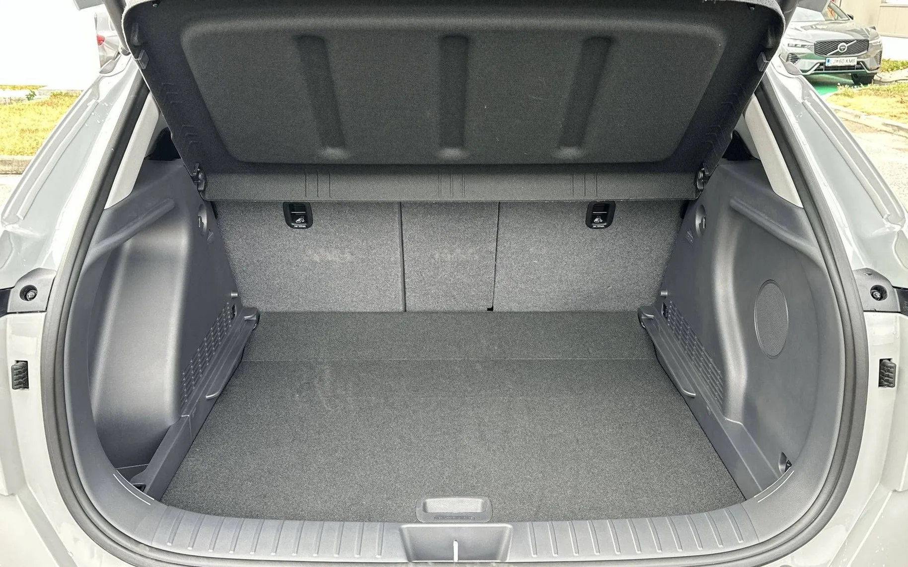 Notranja slika - Hyundai Kona - 1.6 GDI Hybrid Impression DCT - 12