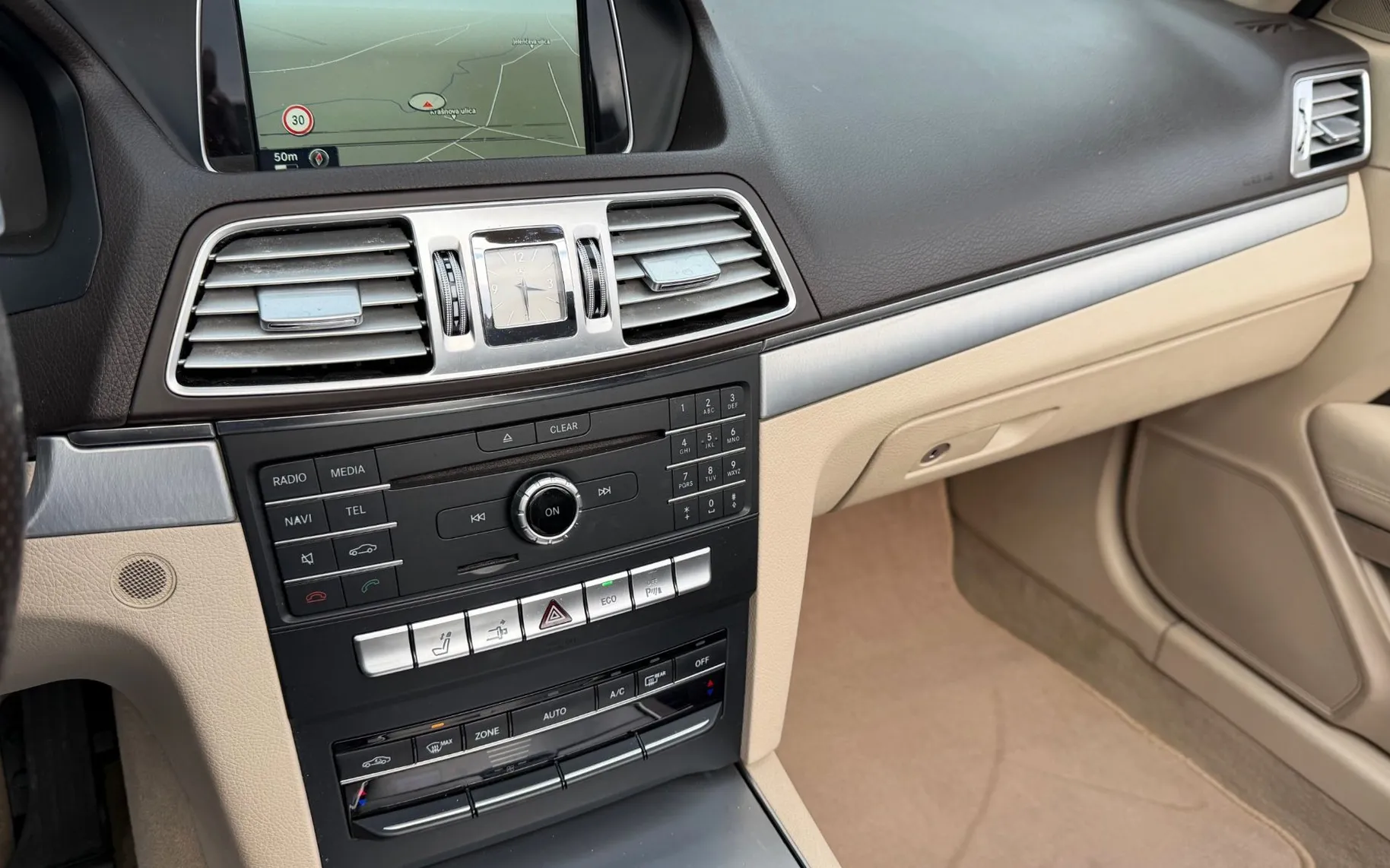Zunanja slika - Mercedes-Benz E-Razred - E 250 CDI AUT. SPORT 1.LASTNIK FULL LED NAVI ALU18 - 19