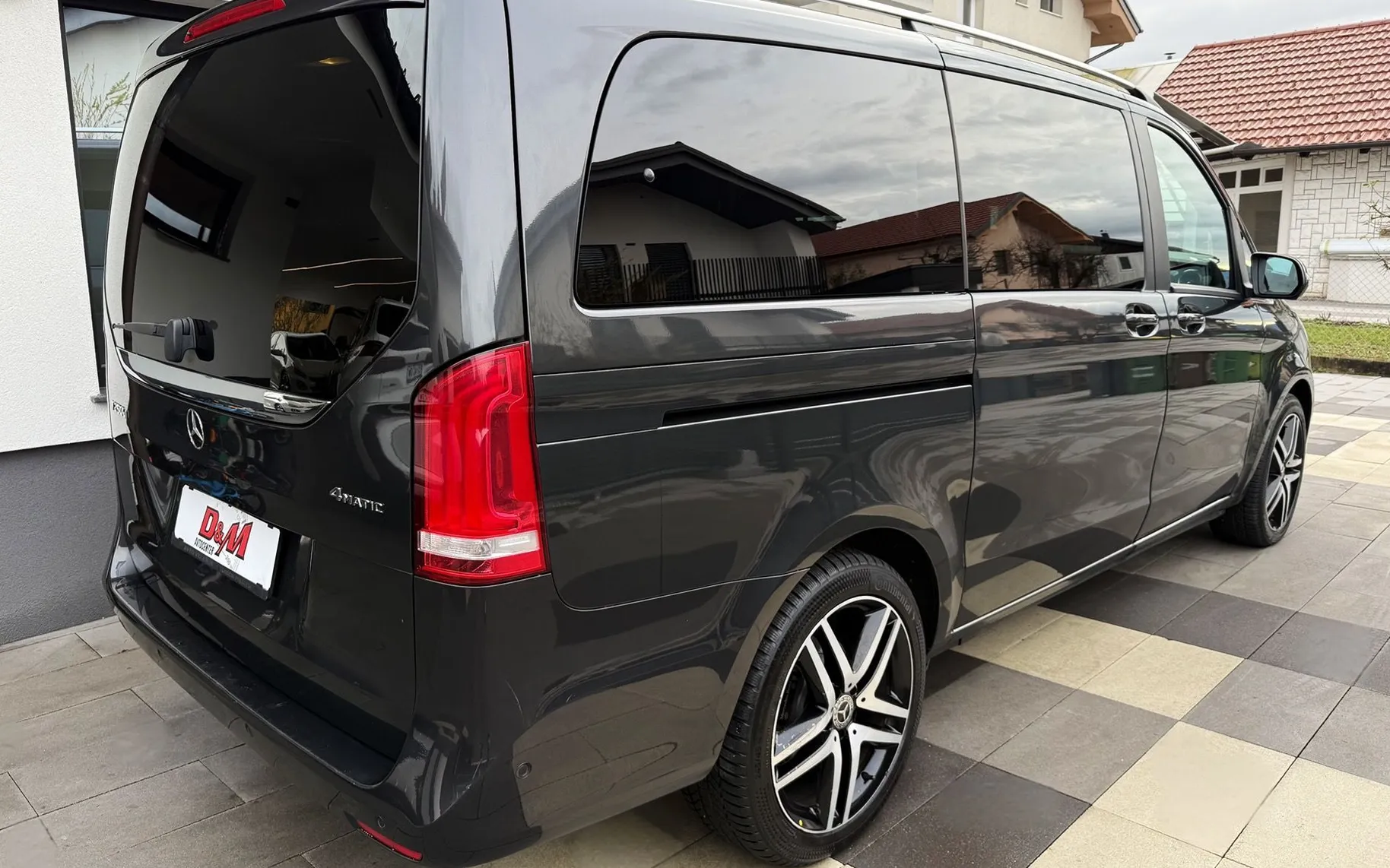 Zunanja slika - Mercedes-Benz V-Razred - V 250 d 4MATIC AVANTGARDE|1.LASTNIK|SLO|PANORAMA - 4
