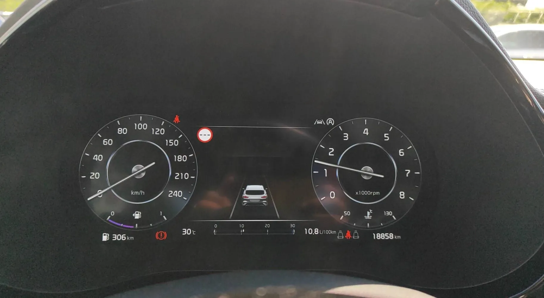 Notranja slika - KIA XCeed - 1.5 T-GDI EX Way MT - 15
