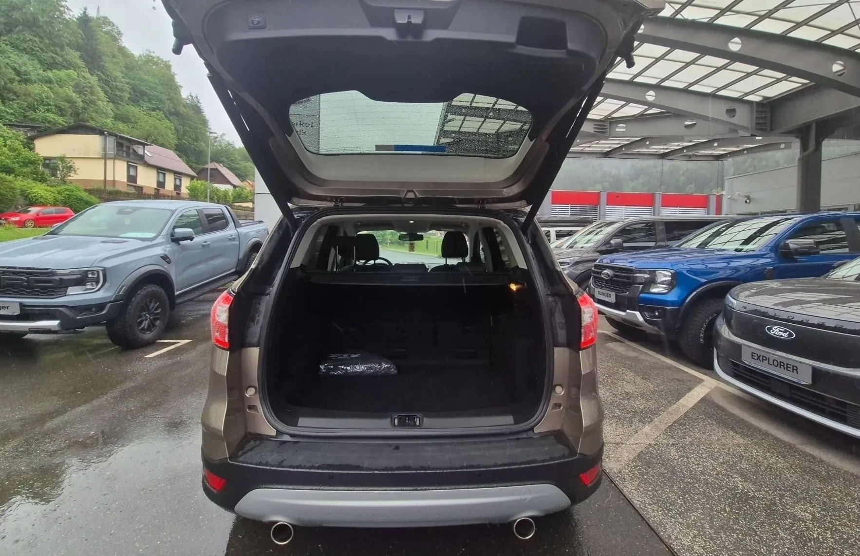 Zunanja slika - Ford Kuga - TITANIUM 1.5 EcoBoost 150PS M6-OGROMNO OPREME - 9