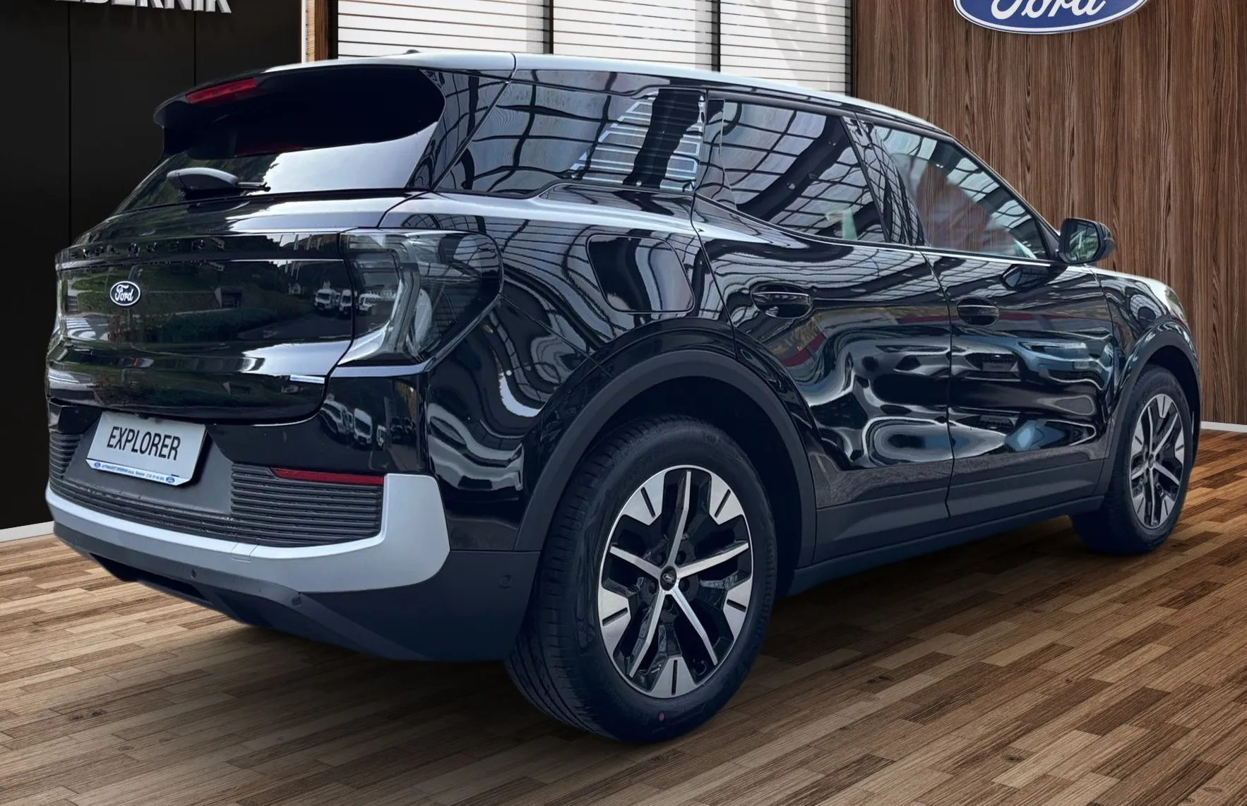 Zunanja slika - Ford Explorer - EV SELECT elektromotor 77 kWh 286PS AUT - 4