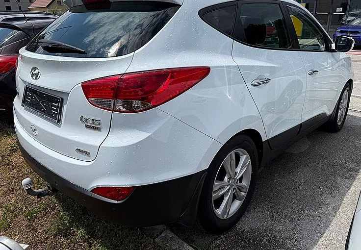 Zunanja slika - Hyundai ix35 - 4WD 2.0 CRDi - 3