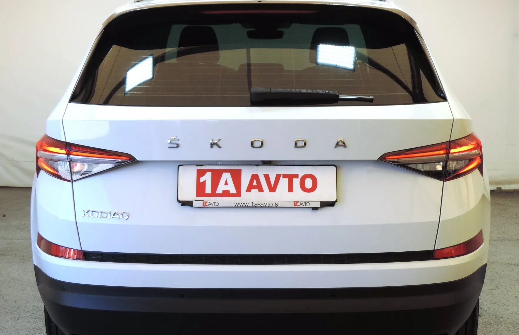 Zunanja slika - Škoda Kodiaq - 2.0 TDI Ambition DSG 7.SEDEŽEV-PANORAMA-ACC-LED - 6