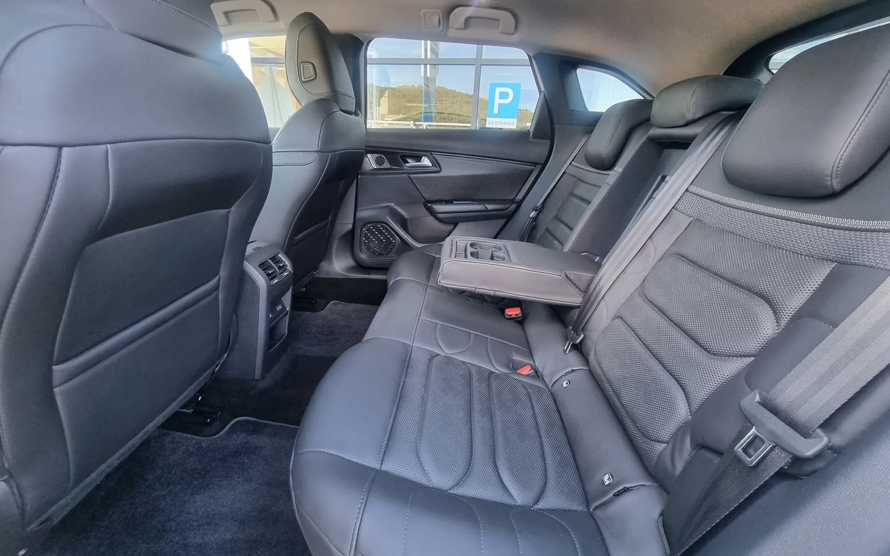 Zunanja slika - Citroën C5X - C5 X 1.6 PHEV SHINE PACK Avtomatik - POTRJENA SERVISNA - 10