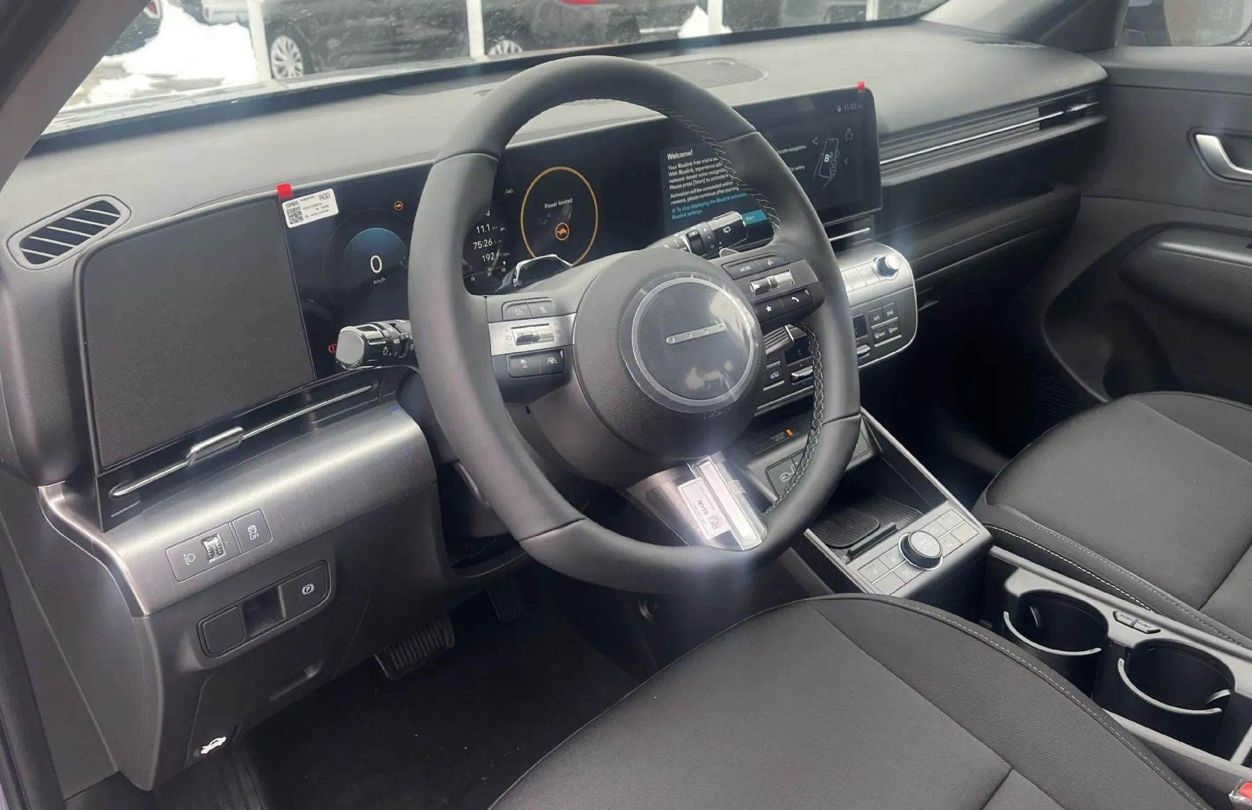 Zunanja slika - Hyundai Kona - Electric 48.6 kWh 99kW PREMIUM+ WINTER - 7