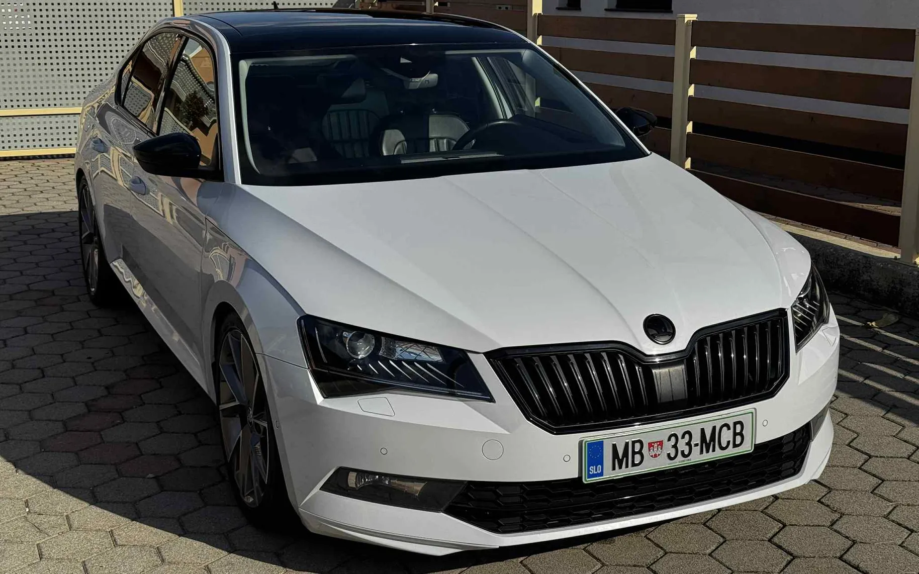 Zunanja slika - Škoda Superb - Škoda  2.0 TDI DSG|ACC|DCC|KAMERA|PANORAMA|KEYLESS - 2