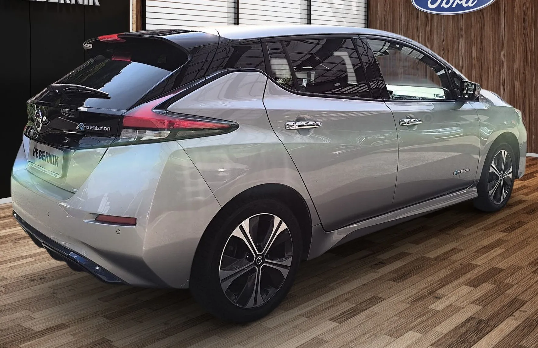 Zunanja slika - Nissan Leaf - Elektro 62 kWh SLO -1.LASTNIK- ZDRAVJE BATE. 88.3 - 4