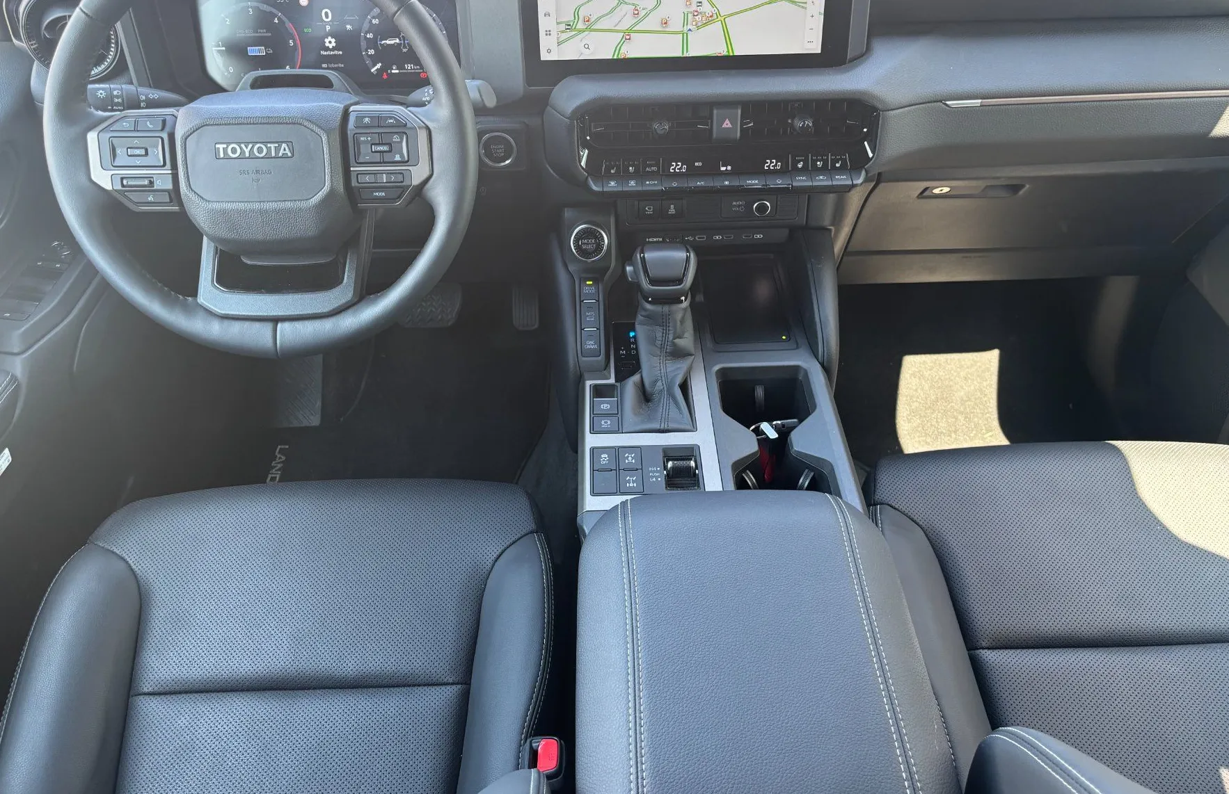 Zunanja slika - Toyota Land Cruiser - 2.8 D-4D MHEV Executive Avt. - 10