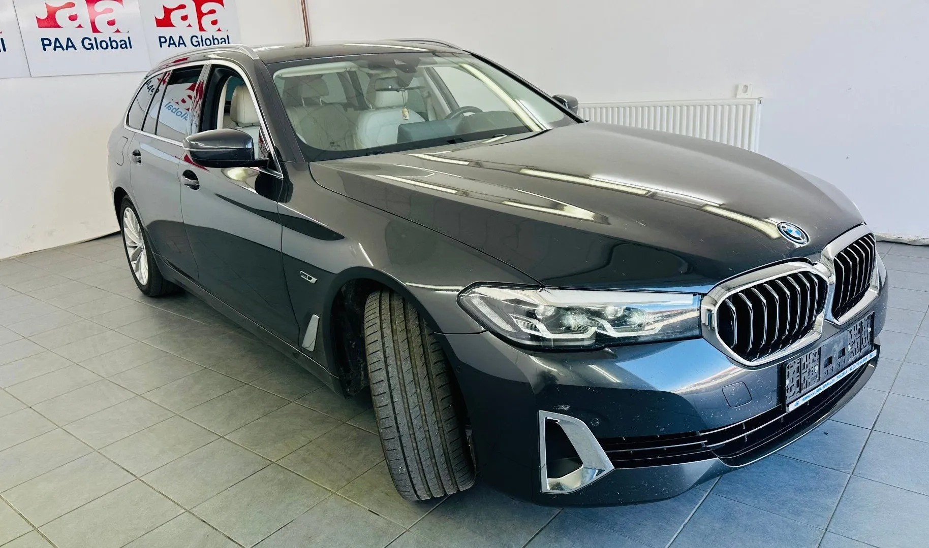 Zunanja slika - BMW Serija 5 - 530e xDrive Touring Avt.KAMERA.LED.USNJE.NAVI.TOP - 1