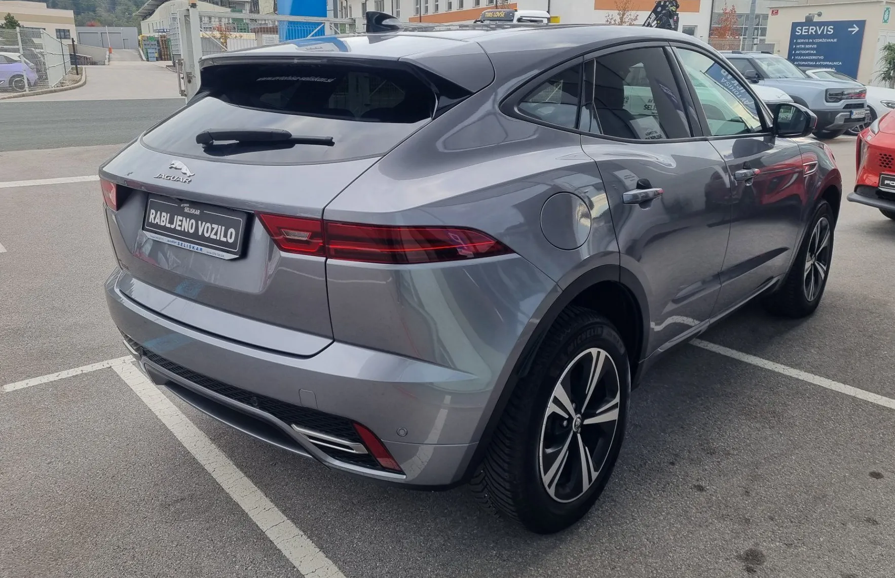 Zunanja slika - Jaguar E-PACE - 2.0 D165 MHEV R-DYNAMIC AWD - AVTOMATIK - ODLIČEN - 8