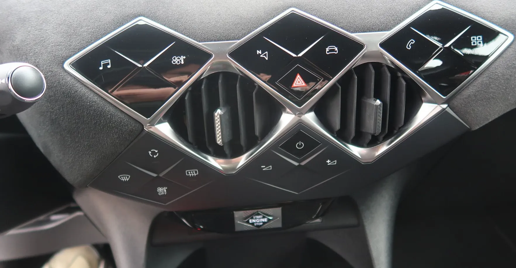 Zunanja slika - DS DS 3 Crossback - Perform. Line 1.2 PureTech 130 S S EAT8-QI-NAVI - 18