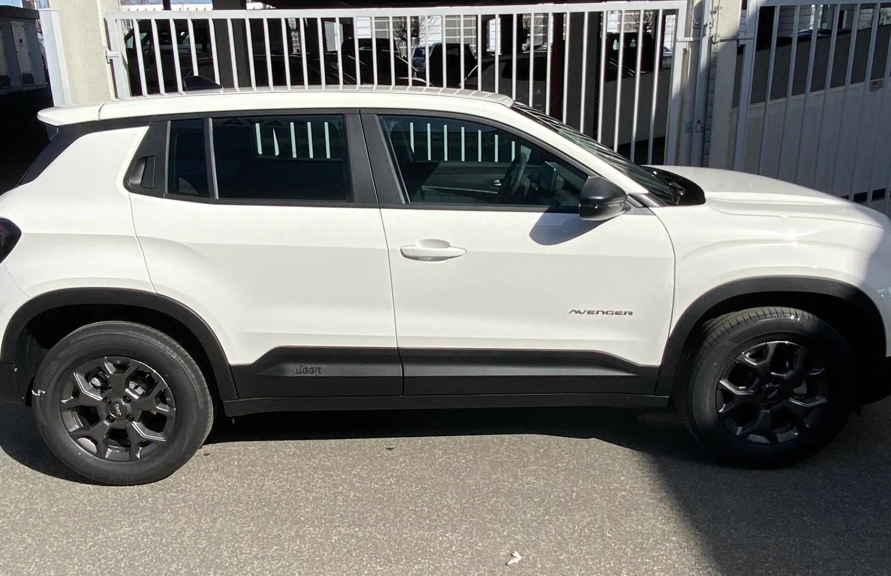 Zunanja slika - Jeep Avenger - 1.2 GSE T3 Longitude - 3