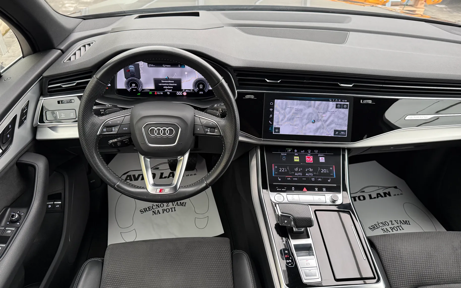Notranja slika - Audi Q7 - quattro 55 TFSIe S line Tiptronic - 14