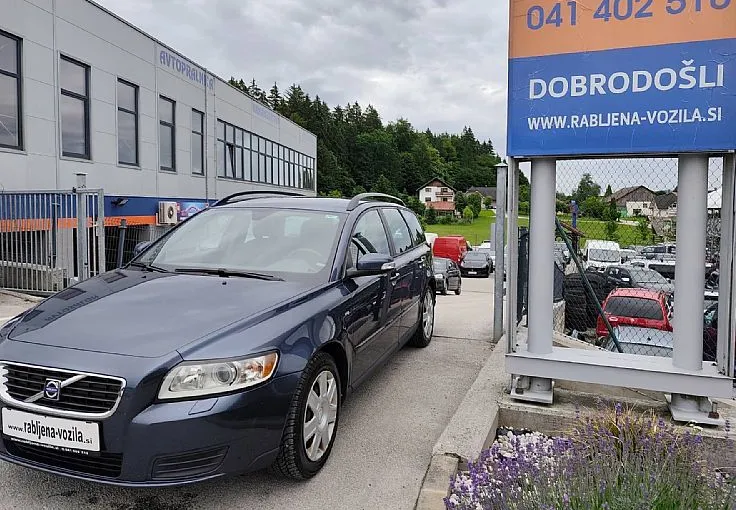 Zunanja slika - Volvo V50 - 1.6 D DRIVe ZELO LEPO OHRANJEN 245110 KM VSE BP - 2
