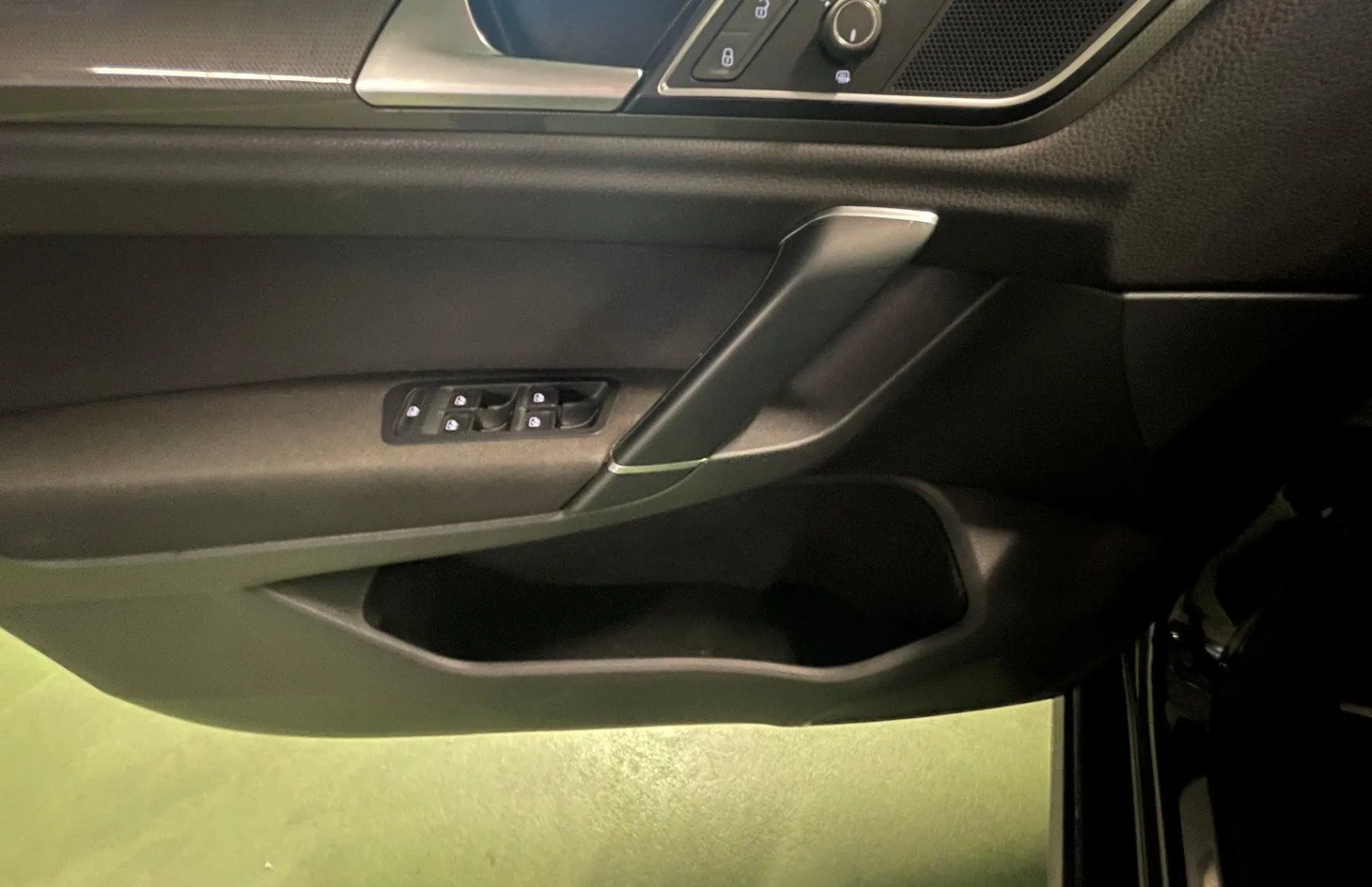 Zunanja slika - Volkswagen Golf - Sportsvan 1.5 TSI ACT Comfortline NAVI.2XPDC.OGR.SEDEŽ - 7