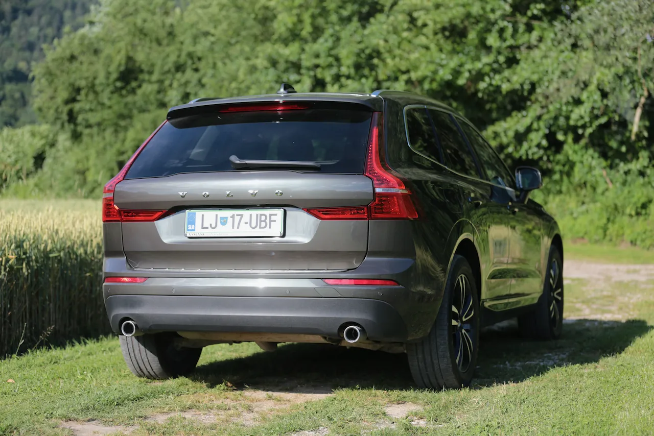 Zunanja slika - Volvo XC60 - Volvo  D4 Business Avt., PANO., H/K., kljuka - 5