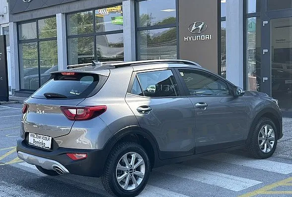 Zunanja slika - KIA Stonic - 1.2 DPI°°1.Lastnik°°SLO Novooo Garancija - 4